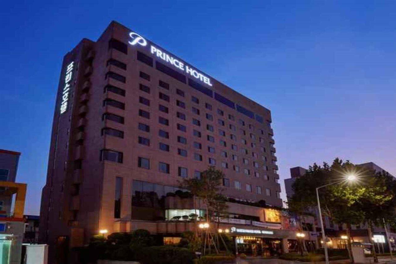 Daegu Prince Hotel Bagian luar foto