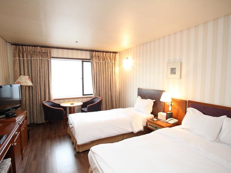 Daegu Prince Hotel Bagian luar foto